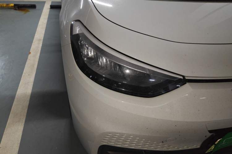 Used Volkswagen ID.3 2025 Smart Edition Outstanding Model Right Front Headlight