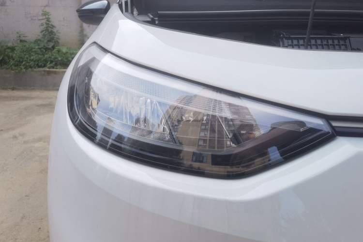 Used Volkswagen ID.3 2025 Smart Edition Outstanding Model Right Front Headlight