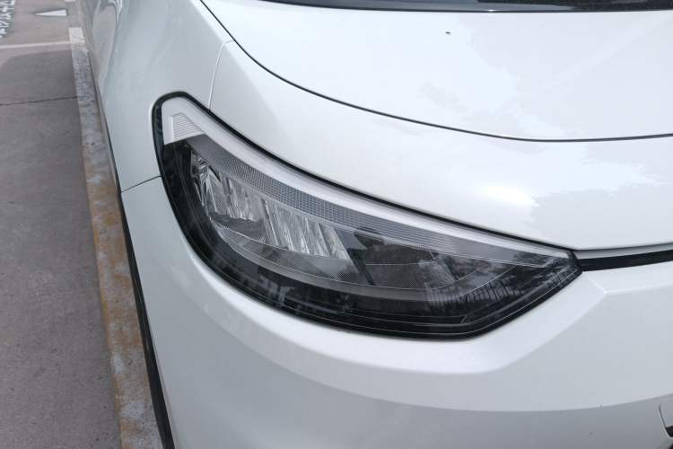 Used Volkswagen ID.3 2025 Smart Version Pure & Intelligent Enjoyment Edition Right Front Headlight