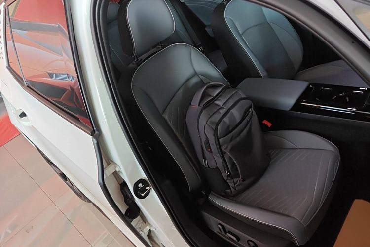 Used Volkswagen ID.3 2025 Revised Version Smart Edition Outstanding Grade Right Front Seat