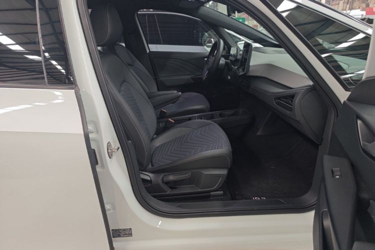 Used Volkswagen ID.3 2025 Smart Version Pure & Intelligent Enjoyment Edition Right Front Seat
