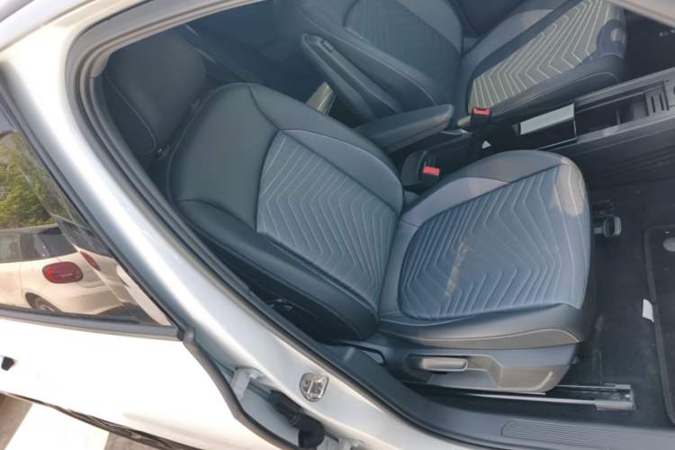Used Volkswagen ID.3 2025 Smart Version Pure & Intelligent Enjoyment Edition Right Front Seat