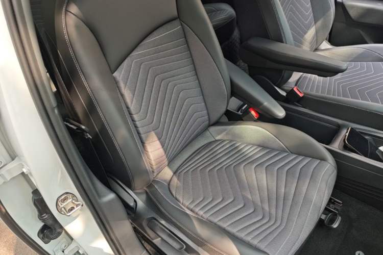 Used Volkswagen ID.3 2025 Smart Version Pure & Intelligent Enjoyment Edition Right Front Seat