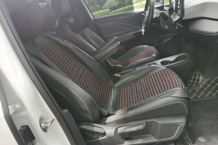 Used Volkswagen ID.3 2025 Smart Version Pure & Intelligent Enjoyment Edition Right Front Seat