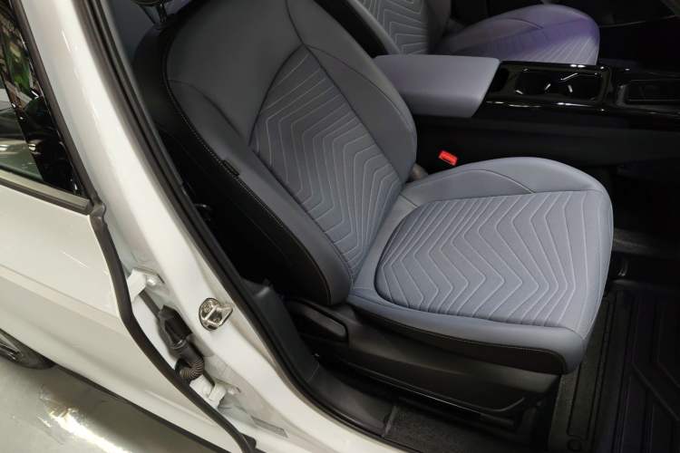 Used Volkswagen ID.3 2025 Revised Version Smart Edition Purely Intelligent Enjoyment Version Right Front Seat