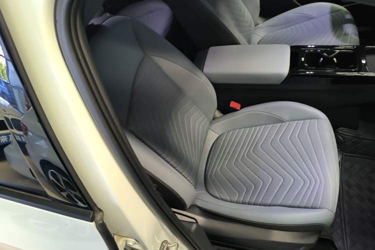 Used Volkswagen ID.3 2025 Revised Version Smart Edition Purely Intelligent Enjoyment Version Right Front Seat