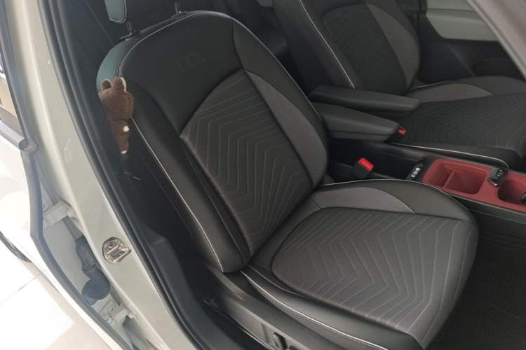 Used Volkswagen ID.3 2025 Smart Model Outstanding Oxygen Edition Right Front Seat