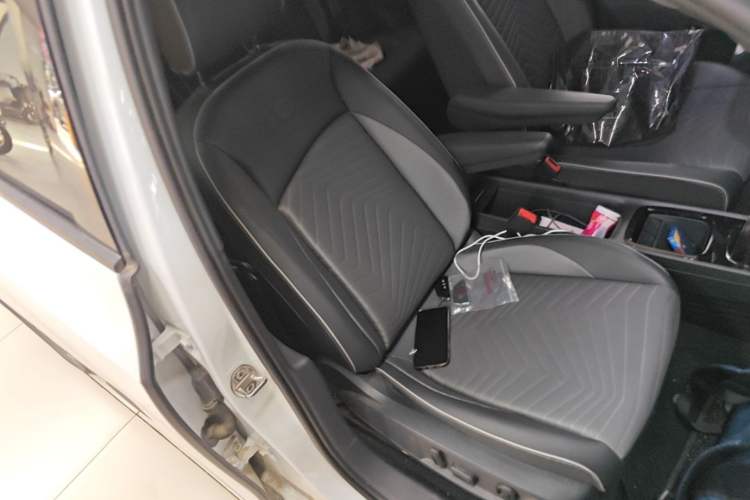Used Volkswagen ID.3 2025 Smart Edition Outstanding Model Right Front Seat