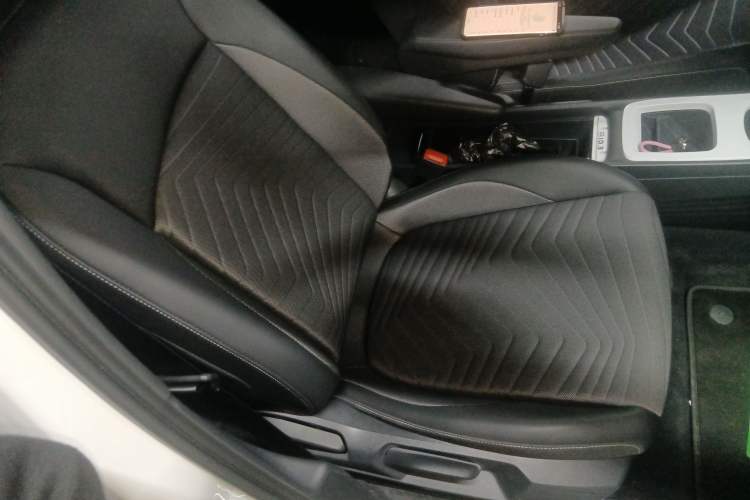 Used Volkswagen ID.3 2025 Smart Version Pure & Intelligent Enjoyment Edition Right Front Seat