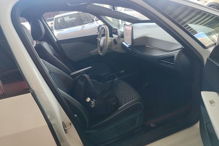 Used Volkswagen ID.3 2025 Smart Model Outstanding Oxygen Edition Right Front Seat