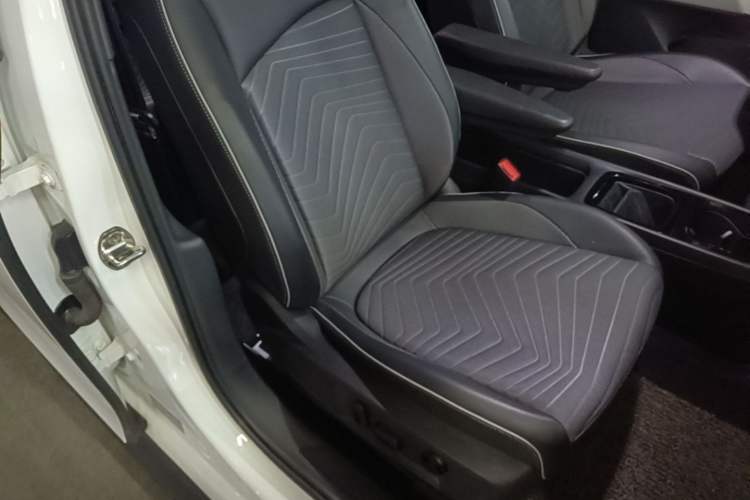 Used Volkswagen ID.3 2025 Smart Model Outstanding Oxygen Edition Right Front Seat