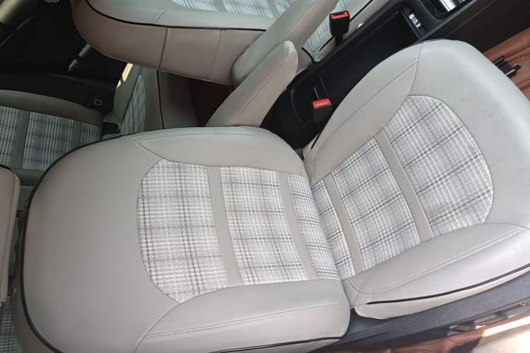 Used Volkswagen ID.3 2025 Smart Model Outstanding Oxygen Edition Right Front Seat