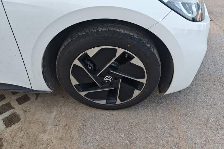 Used Volkswagen ID.3 2025 Smart Edition Outstanding Model Right Front Wheel Hub