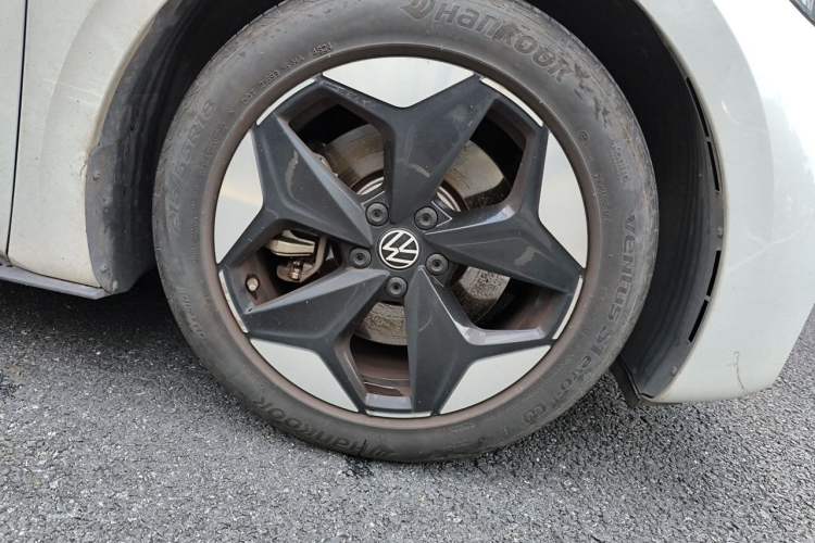 Used Volkswagen ID.3 2025 Smart Edition Outstanding Model Right Front Wheel Hub