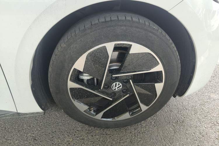 Used Volkswagen ID.3 2025 Smart Edition Outstanding Model Right Front Wheel Hub