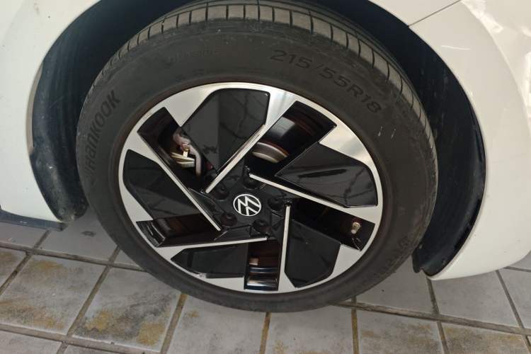 Used Volkswagen ID.3 2025 Smart Edition Outstanding Model Right Front Wheel Hub