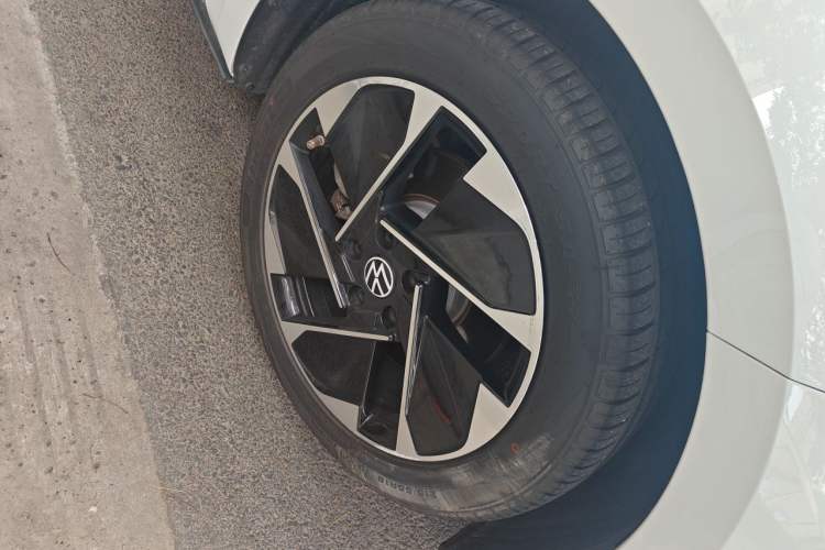 Used Volkswagen ID.3 2025 Smart Version Pure & Intelligent Enjoyment Edition Right Front Wheel Hub