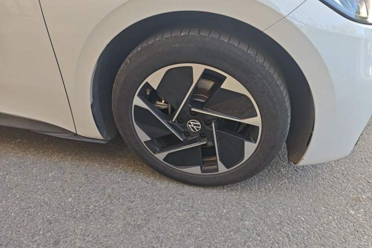 Used Volkswagen ID.3 2025 Smart Edition Outstanding Model Right Front Wheel Hub