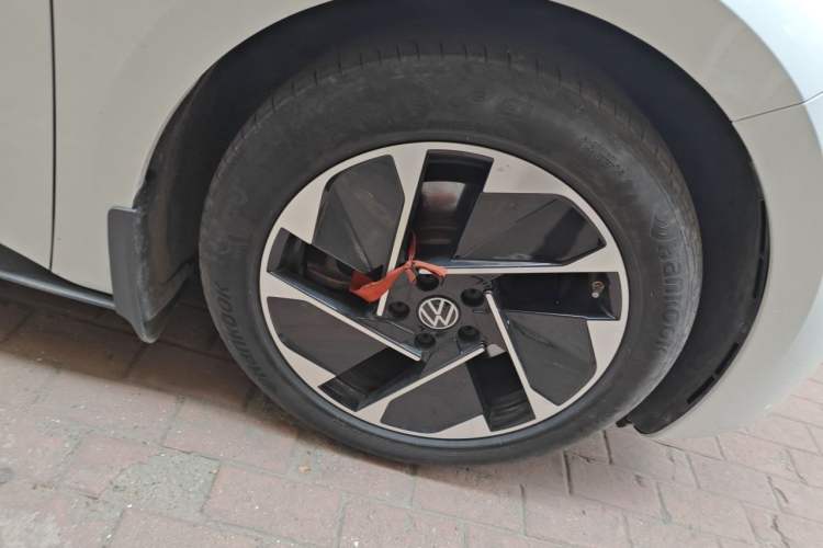 Used Volkswagen ID.3 2025 Smart Edition Outstanding Model Right Front Wheel Hub