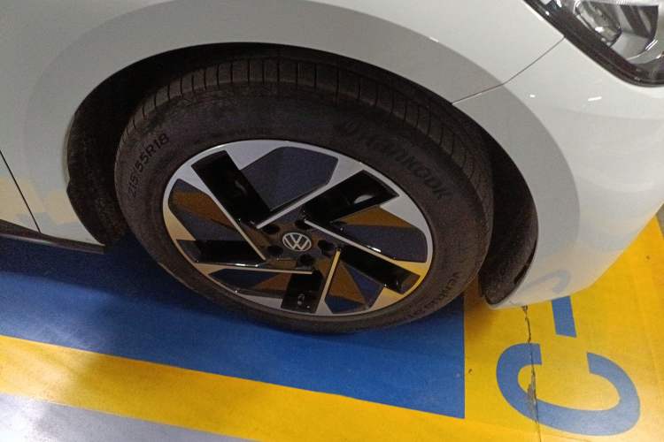 Used Volkswagen ID.3 2025 Smart Version Pure & Intelligent Enjoyment Edition Right Front Wheel Hub