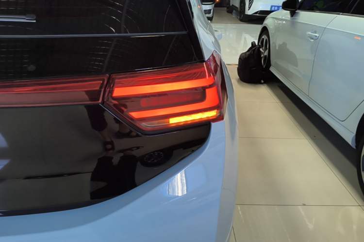 Used Volkswagen ID.3 2025 Revised Version Smart Edition Purely Intelligent Enjoyment Version Right Rear Taillight