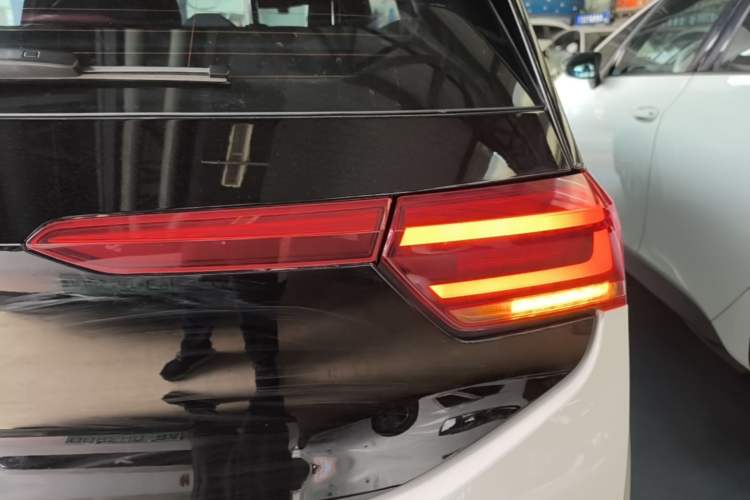 Used Volkswagen ID.3 2025 Smart Edition Ultra-Intelligent Oxygen Version Right Rear Taillight