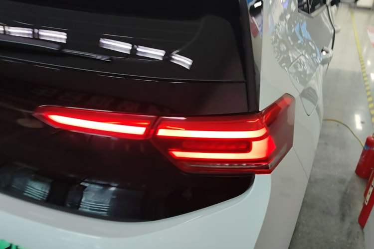 Used Volkswagen ID.3 2025 Smart Model Outstanding Oxygen Edition Right Rear Taillight