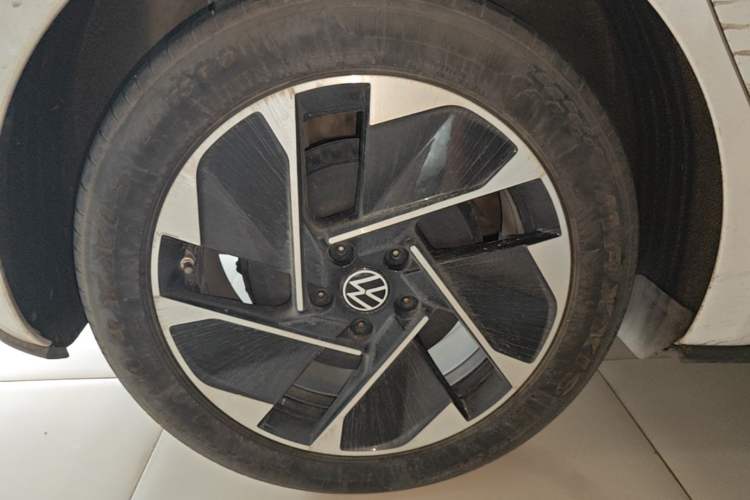Used Volkswagen ID.3 2025 Smart Edition Outstanding Model Right Rear Wheel Hub