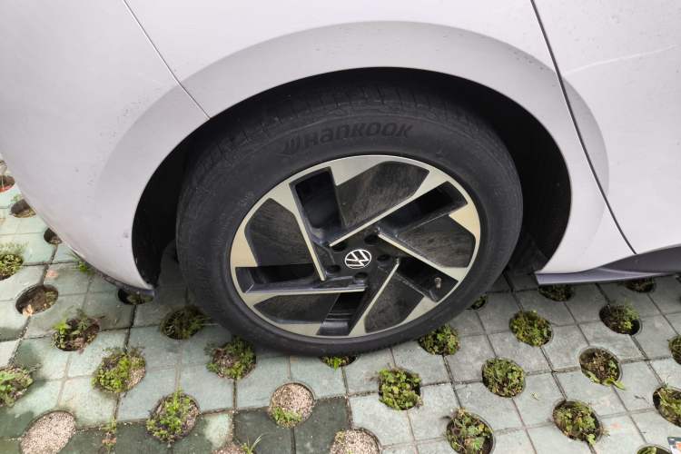 Used Volkswagen ID.3 2025 Smart Edition Outstanding Model Right Rear Wheel Hub