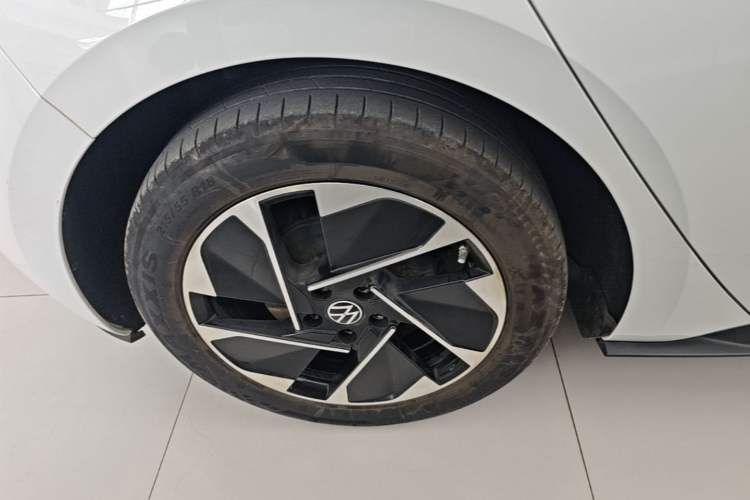 Used Volkswagen ID.3 2025 Smart Edition Outstanding Model Right Rear Wheel Hub