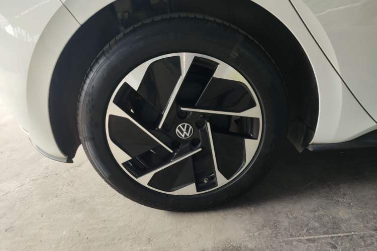 Used Volkswagen ID.3 2025 Smart Edition Outstanding Model Right Rear Wheel Hub