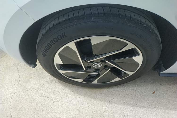 Used Volkswagen ID.3 2025 Smart Edition Outstanding Model Right Rear Wheel Hub