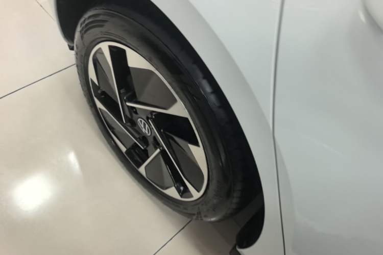 Used Volkswagen ID.3 2025 Smart Edition Outstanding Model Right Rear Wheel Hub