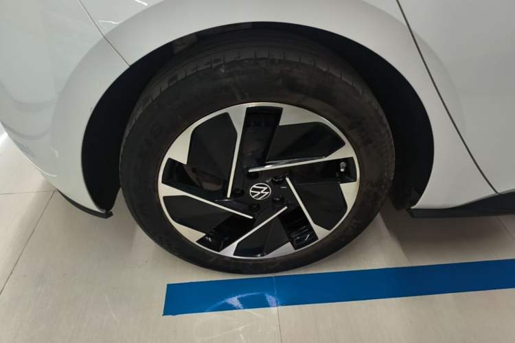 Used Volkswagen ID.3 2025 Smart Edition Outstanding Model Right Rear Wheel Hub