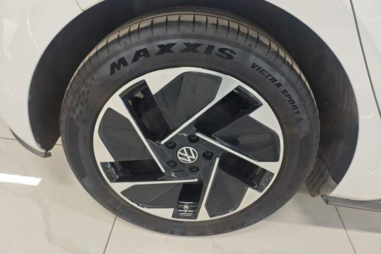 Used Volkswagen ID.3 2025 Smart Model Outstanding Oxygen Edition Right Rear Wheel Hub