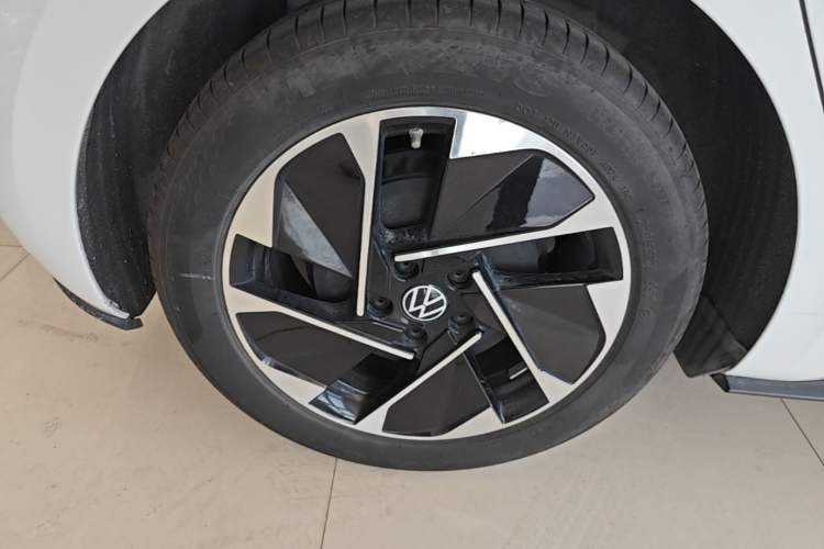 Used Volkswagen ID.3 2025 Smart Edition Outstanding Model Right Rear Wheel Hub