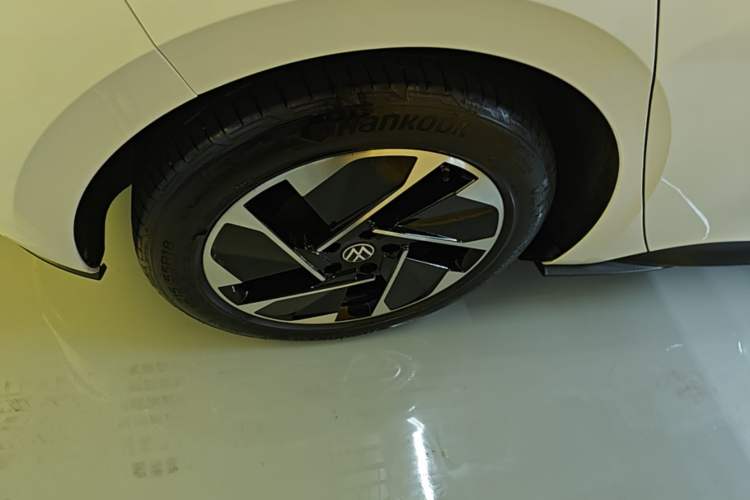 Used Volkswagen ID.3 2025 Smart Edition Outstanding Model Right Rear Wheel Hub