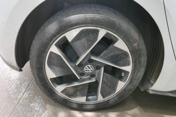 Used Volkswagen ID.3 2025 Smart Version Pure & Intelligent Enjoyment Edition Right Rear Wheel Hub