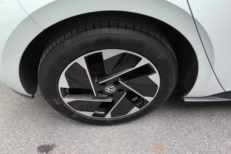 Used Volkswagen ID.3 2025 Smart Edition Outstanding Model Right Rear Wheel Hub