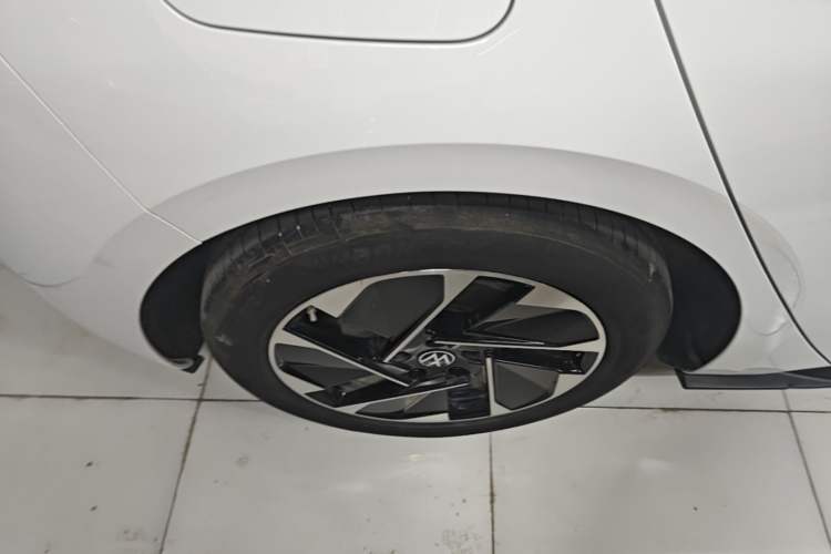 Used Volkswagen ID.3 2025 Smart Model Outstanding Oxygen Edition Right Rear Wheel Hub
