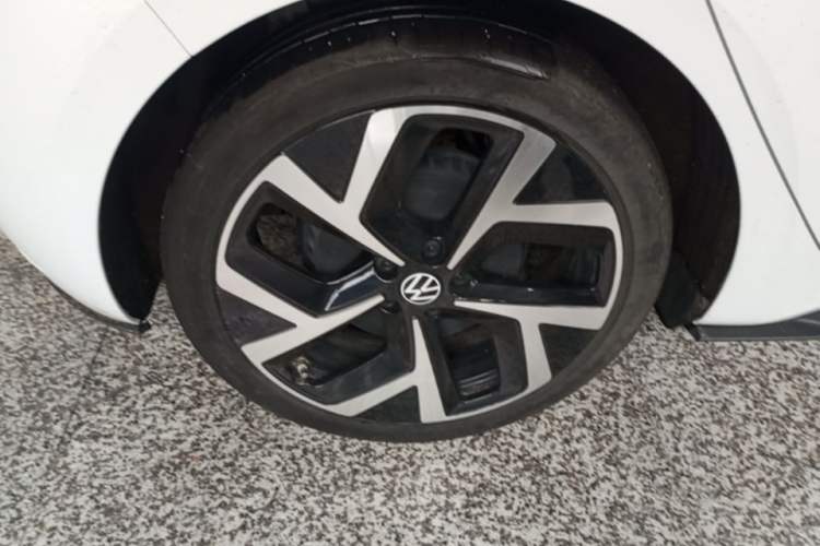Used Volkswagen ID.3 2025 Smart Edition Outstanding Model Right Rear Wheel Hub