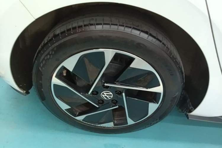 Used Volkswagen ID.3 2025 Smart Edition Outstanding Model Right Rear Wheel Hub