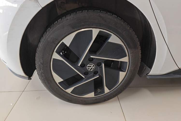 Used Volkswagen ID.3 2025 Smart Edition Outstanding Model Right Rear Wheel Hub
