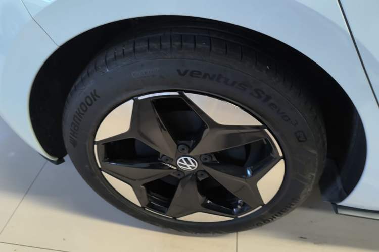 Used Volkswagen ID.3 2025 Revised Version Smart Edition Purely Intelligent Enjoyment Version Right Rear Wheel Hub