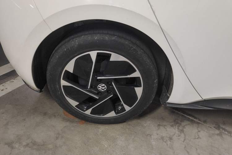 Used Volkswagen ID.3 2025 Smart Version Pure & Intelligent Enjoyment Edition Right Rear Wheel Hub