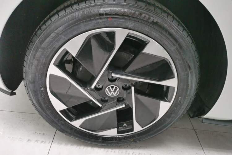 Used Volkswagen ID.3 2025 Smart Edition Outstanding Model Right Rear Wheel Hub