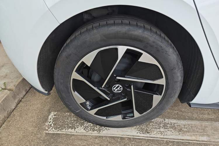 Used Volkswagen ID.3 2025 Smart Edition Outstanding Model Right Rear Wheel Hub