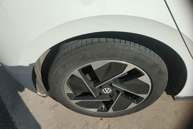 Used Volkswagen ID.3 2025 Smart Edition Outstanding Model Right Rear Wheel Hub