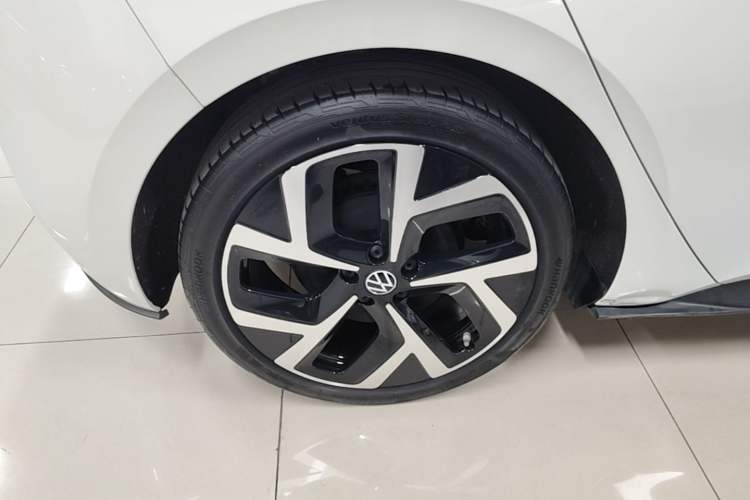 Used Volkswagen ID.3 2025 Smart Edition Outstanding Model Right Rear Wheel Hub