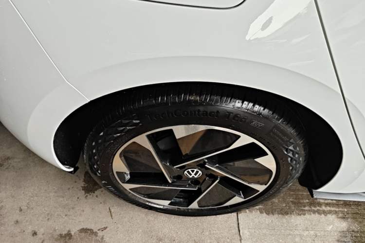 Used Volkswagen ID.3 2025 Smart Edition Outstanding Model Right Rear Wheel Hub